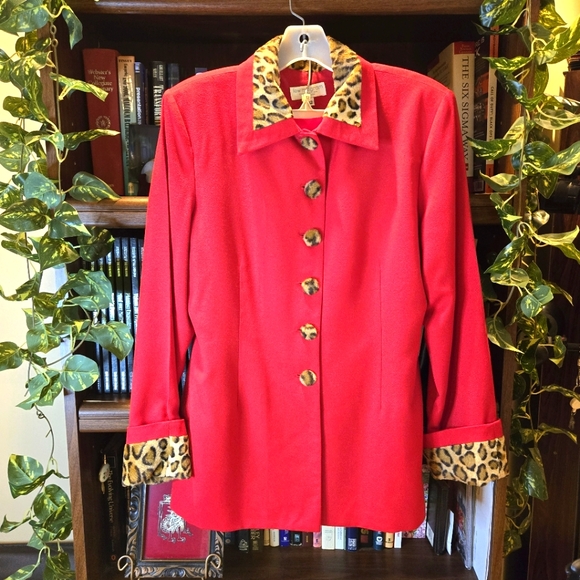 Lew Magram Red Woman's Business Suit with Leopard Print Collar & Cuffs, Size 12 - Picture 4 of 14